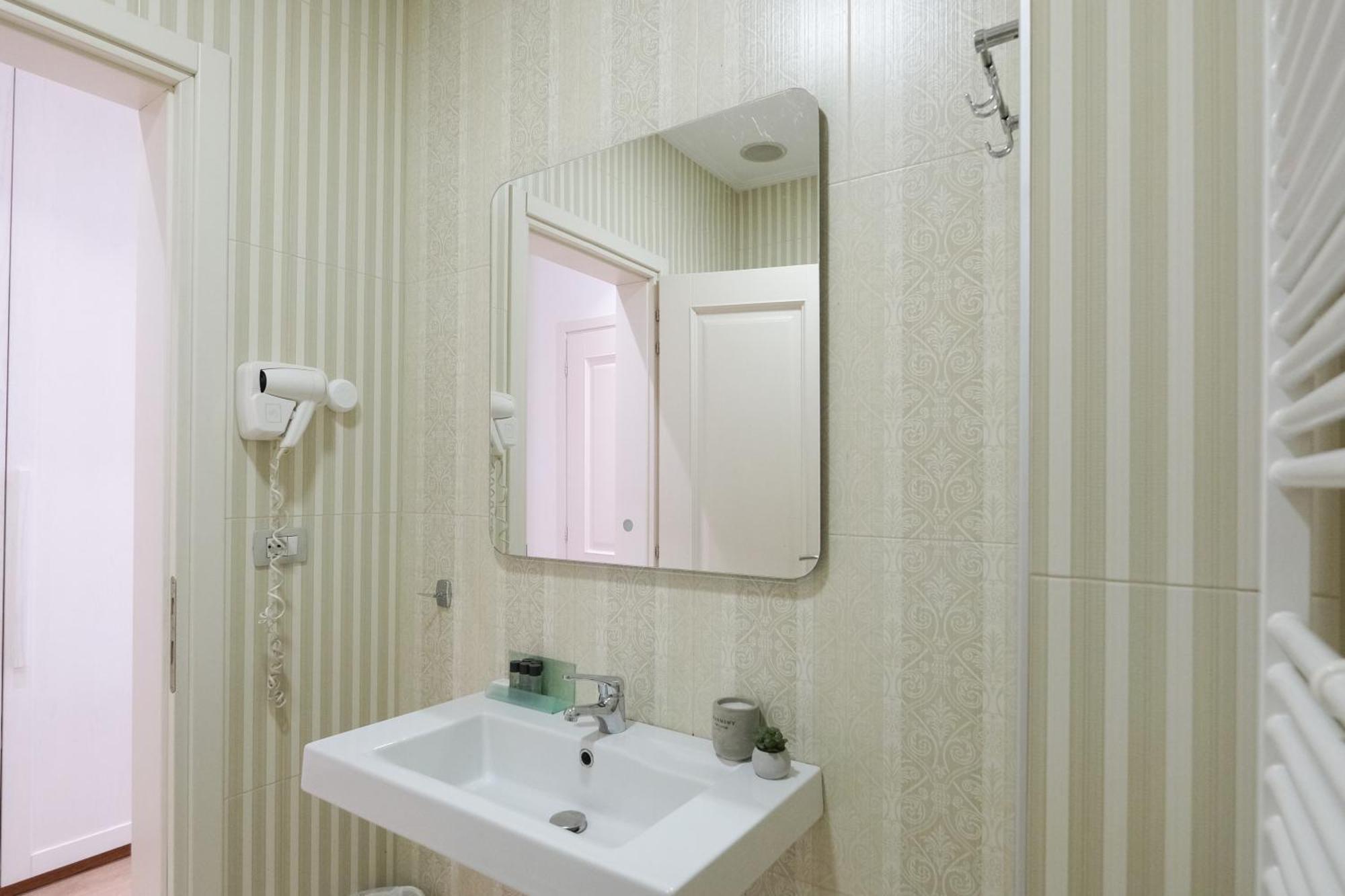 Golden City Hotel , Tiranë Luaran gambar